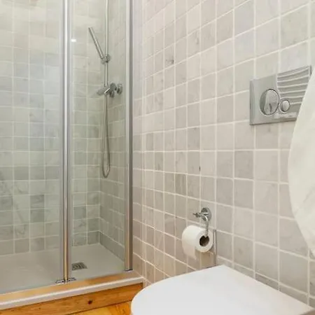 With Stunning Views In Alfama Apartman Lisboa